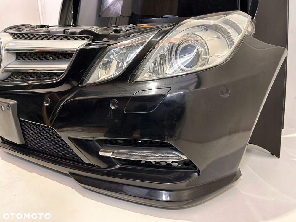 MERCEDES W207 AMG PRZÓD ZDERZAK MASKA BŁOTNIKI PAS 197 - 4
