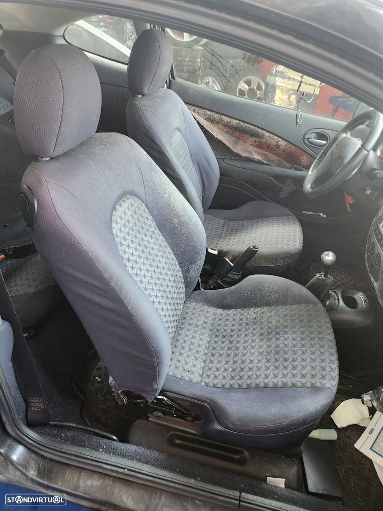 Ford Puma 1.4, gasolina de 1999 ás peças. - 6