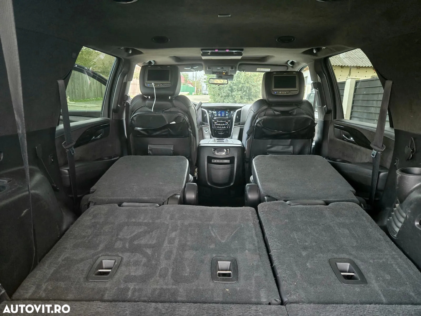 Cadillac Escalade 6.2 V8 AWD AT Platinum - 32