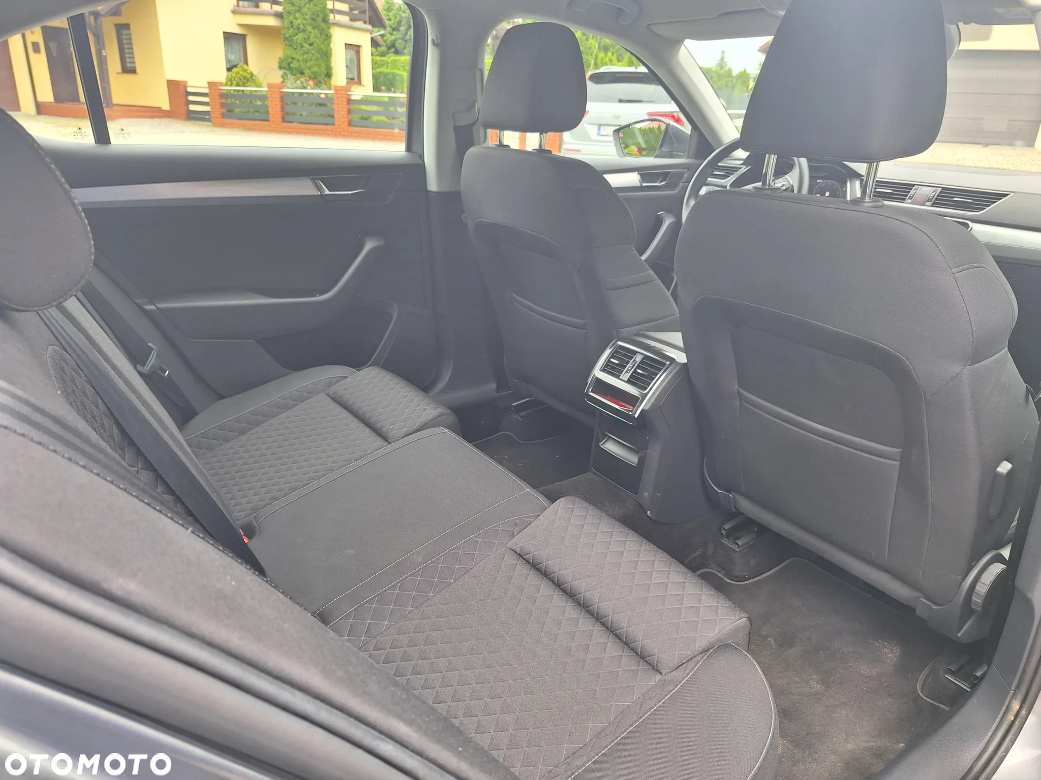 Skoda Superb 2.0 TSI Ambition DSG - 11