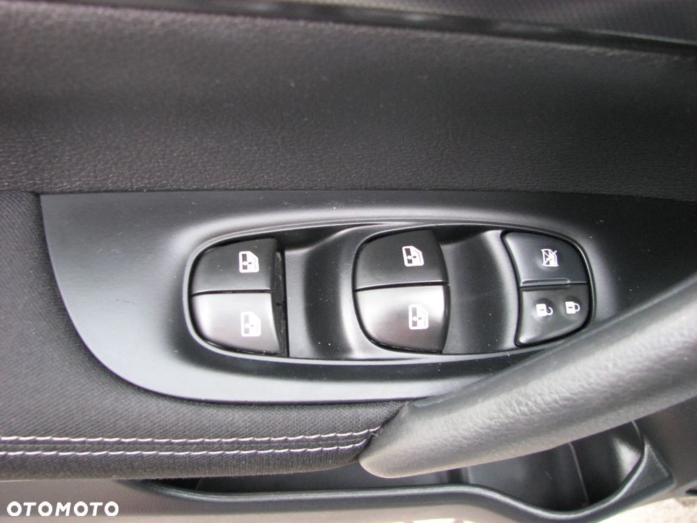 Nissan Qashqai 1.2 DIG-T N-Connecta EU6 - 29