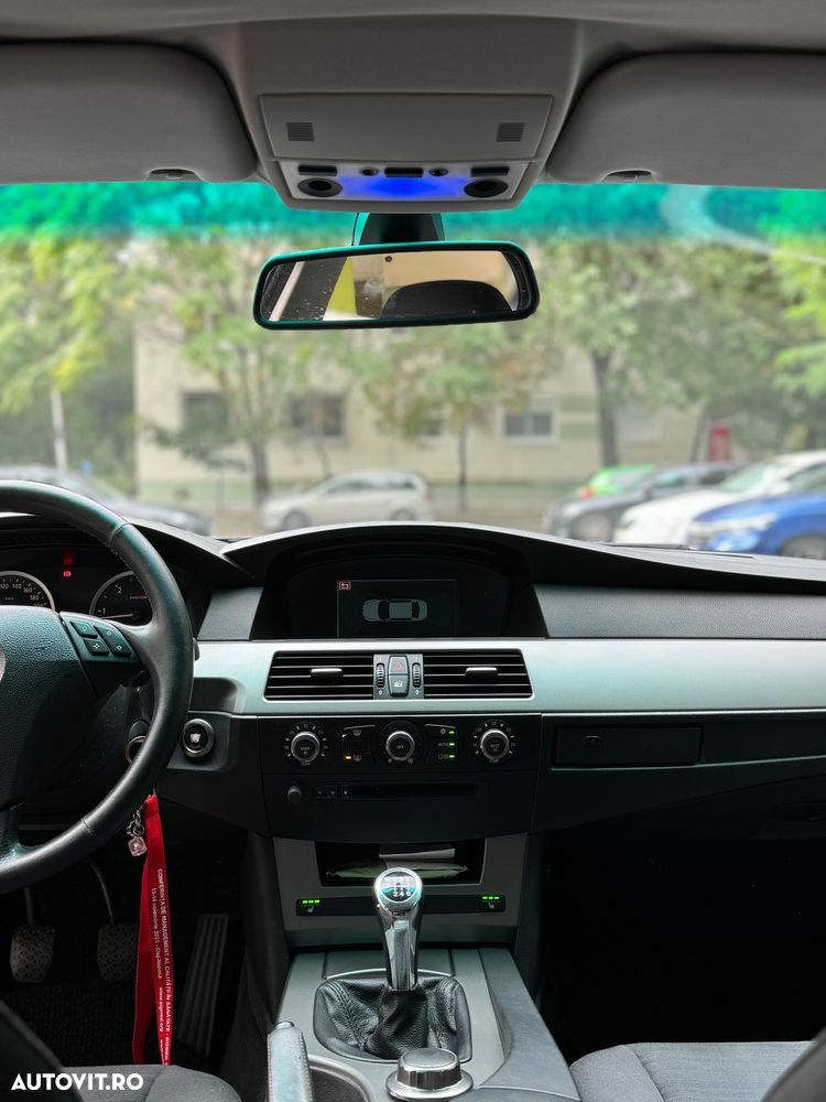 BMW Seria 5 520d - 26
