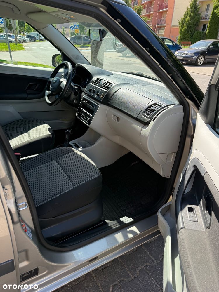 Skoda Roomster 1.4 16V Comfort - 8
