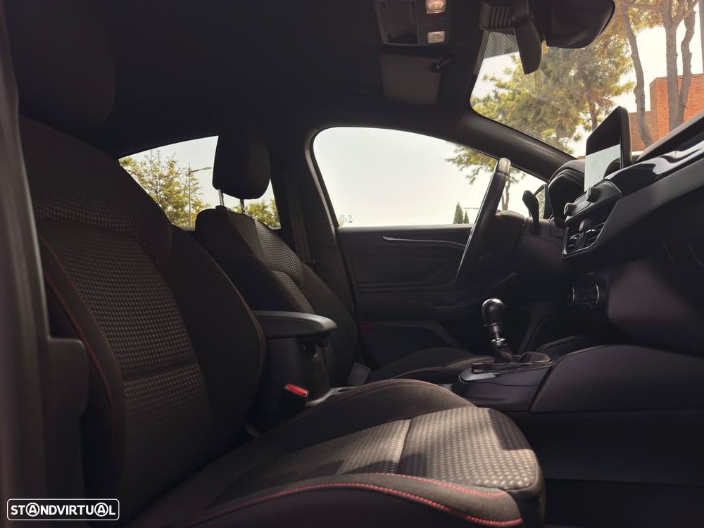 Ford Focus 1.0 EcoBoost MHEV ST-Line - 17
