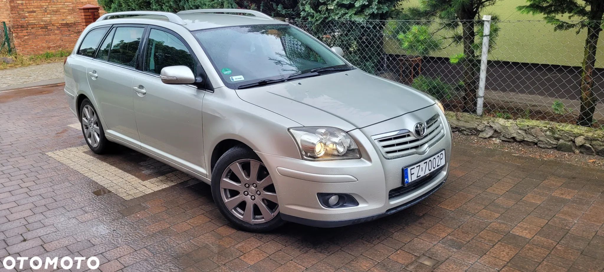 Toyota Avensis 2.0 VVT-i Combi Edition - 1