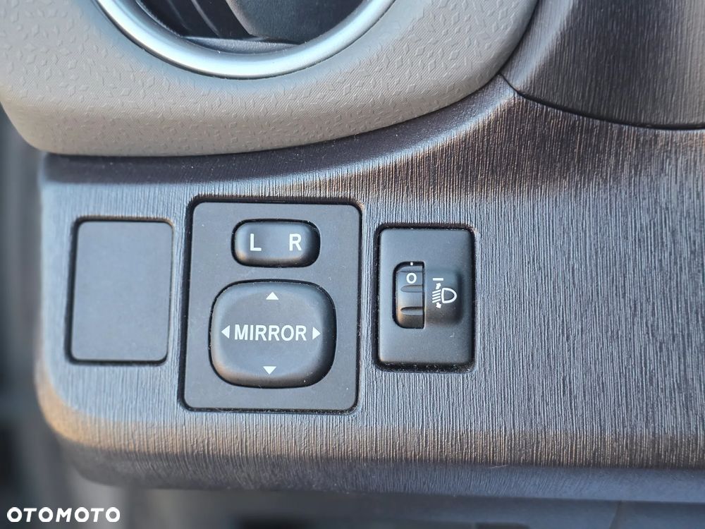 Toyota Yaris 1.0 Luna - 24