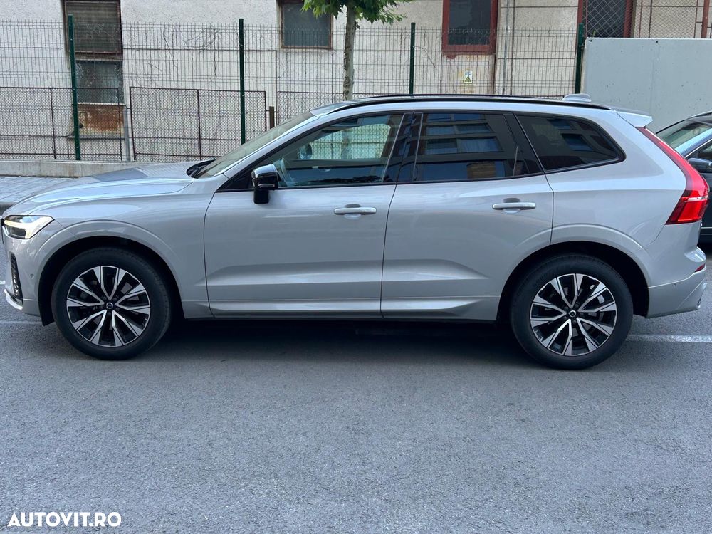 Volvo XC 60 B4 MHEV AT8 FWD Momentum - 2