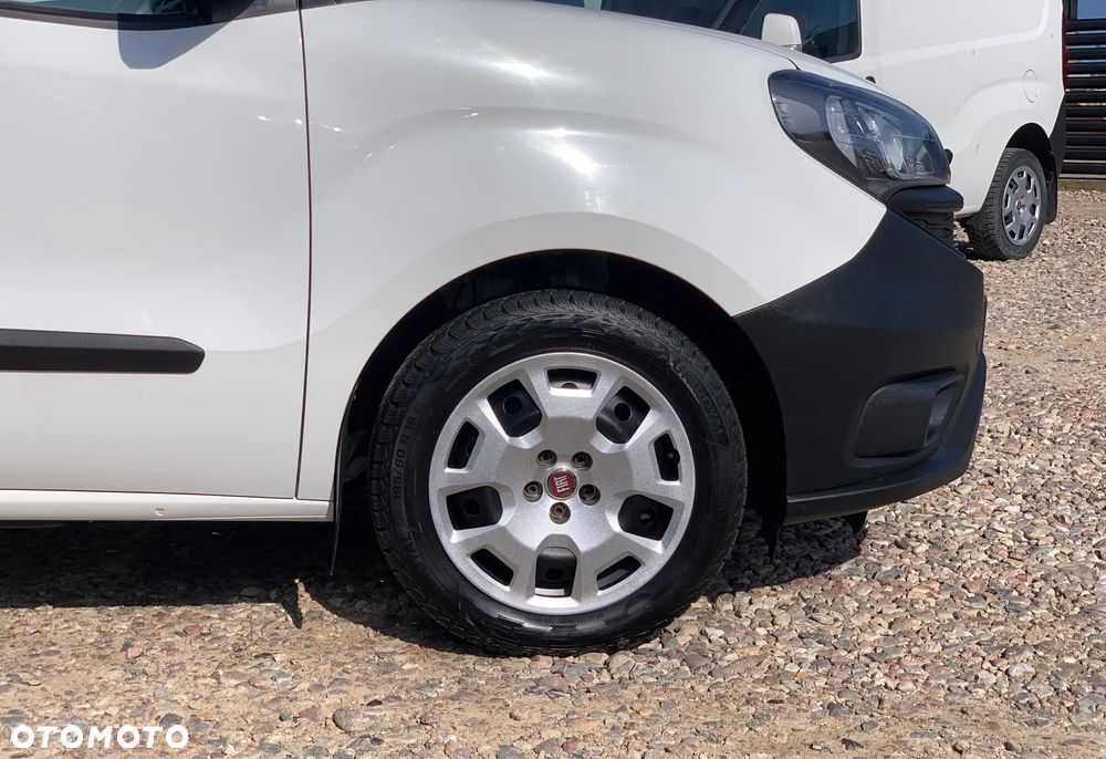Fiat PROFESSIONAL DOBLO L2 Long VAN MAXI WZMOCNIONY Ładowność 961kg, Homologacja cięż. VAT-1, HAK 1300kg wpinany, BAGAŻNIK, Alarm, Czujniki parkowania, Halogeny, Podgrzewane fotele, Koła 16' MOCNY NAPĘD 1.6 MultiJet, 105KM Emisja spalin Euro-6, Skrzynia biegów 6cio stopniowa! Oryginalna zabudowa paki, - 22