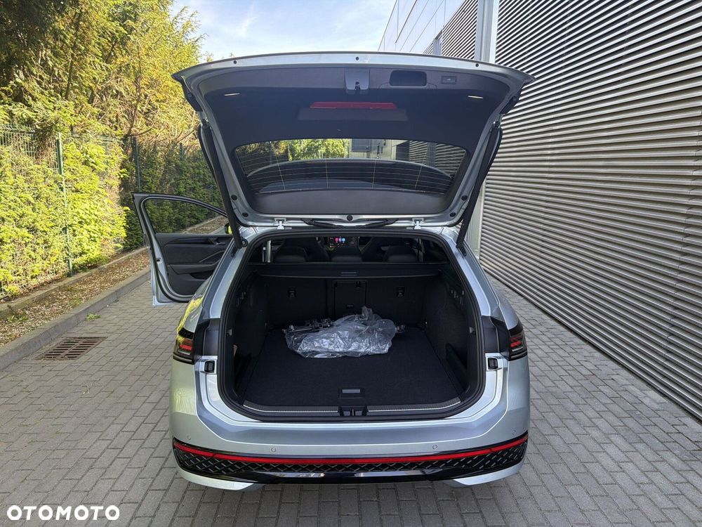 Volkswagen Passat Variant 2.0 TDI SCR 4Mot R-Line DSG - 18