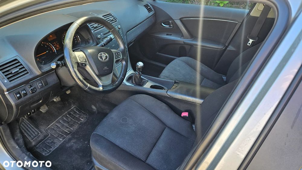 Toyota Avensis 1.8 Executive - 5