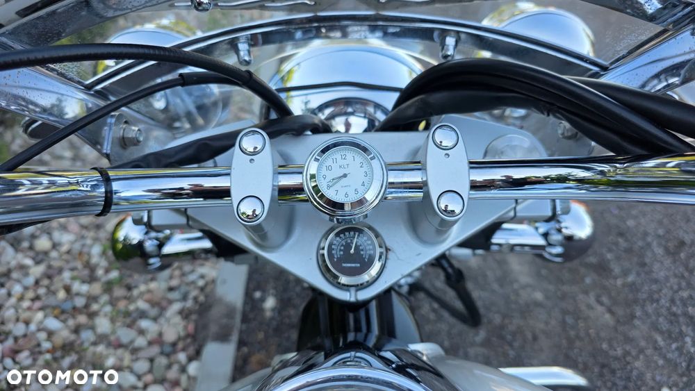Suzuki Intruder - 25