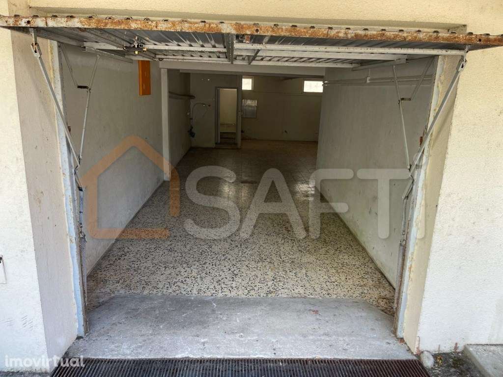 Garagem para venda em Nossa Senhora de Fátima, Entroncamento, de gr... - Grande imagem: 2/48