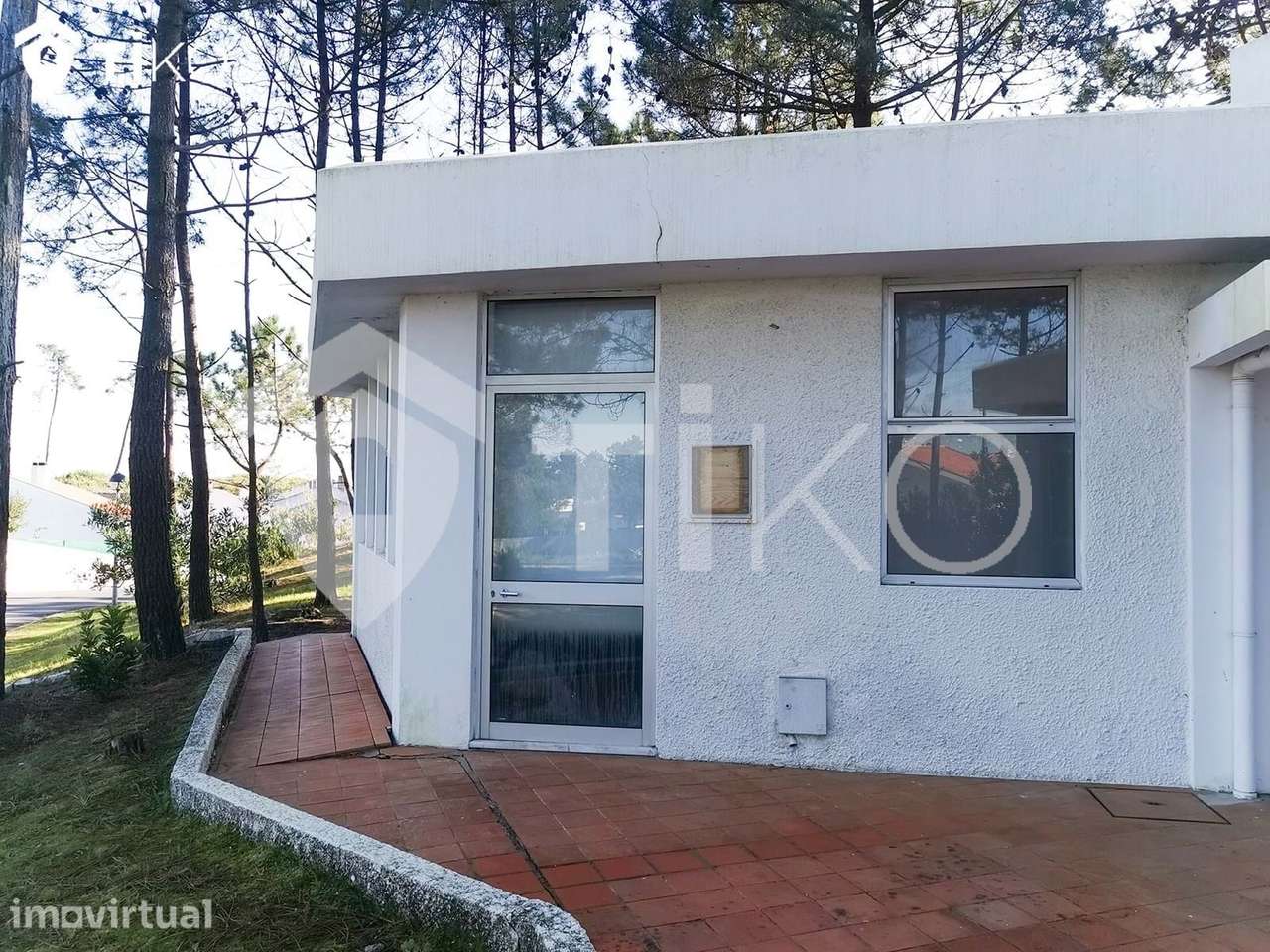 Excelente Espaço Comercial em terreno de 4 frentes  na Praia da Torrei - Grande imagem: 3/17