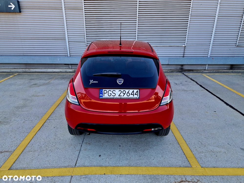 Lancia Ypsilon 1.2 8V Black&Red S&S - 14