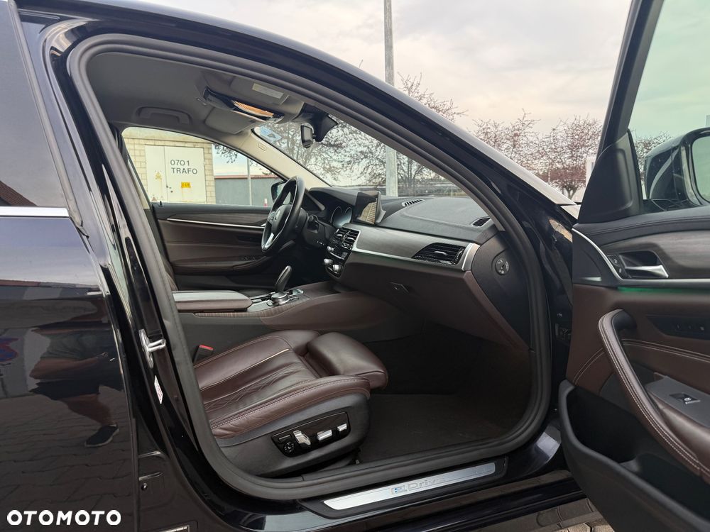 BMW Seria 5 530e iPerformance GPF Sport - 13