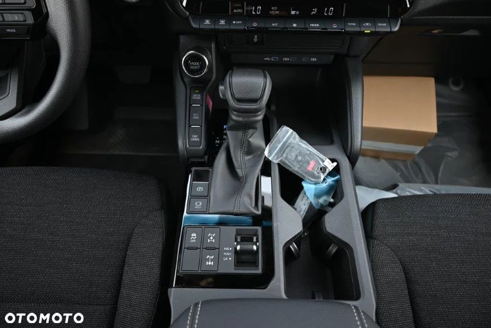 Toyota Land Cruiser - 13