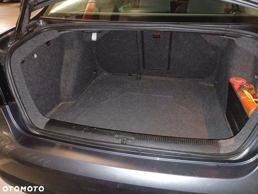 Volkswagen Jetta 2.0 FSI Comfortline - 21