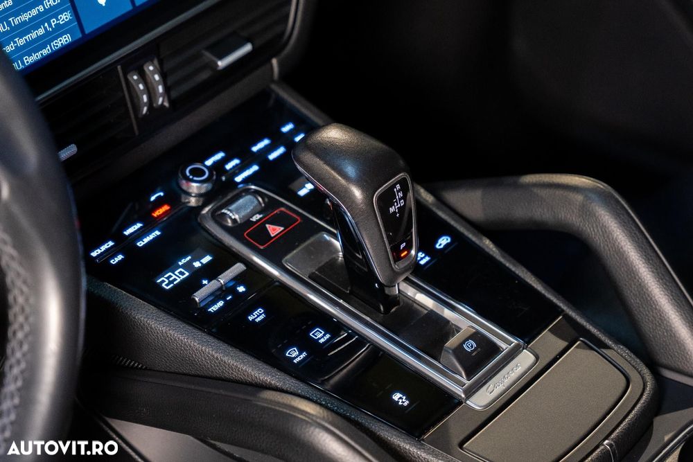 Porsche Cayenne Standard - 28