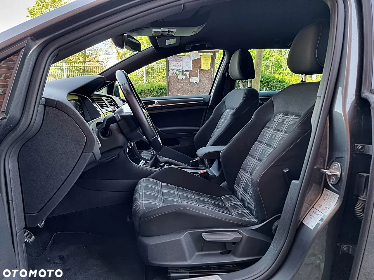 Volkswagen Golf - 21