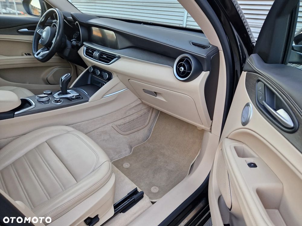 Alfa Romeo Stelvio 2.0 Turbo TI Q4 - 26