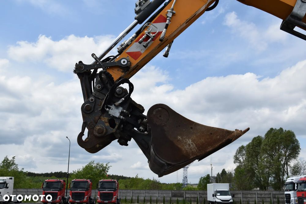 Liebherr A910 COMPACT / KOPARKA KOŁOWA / KABINA / KLIMATYTZACJA / SPYCH / PODPORY / DODATKOWY OSPRZĘT / SPROWADZONA - 14