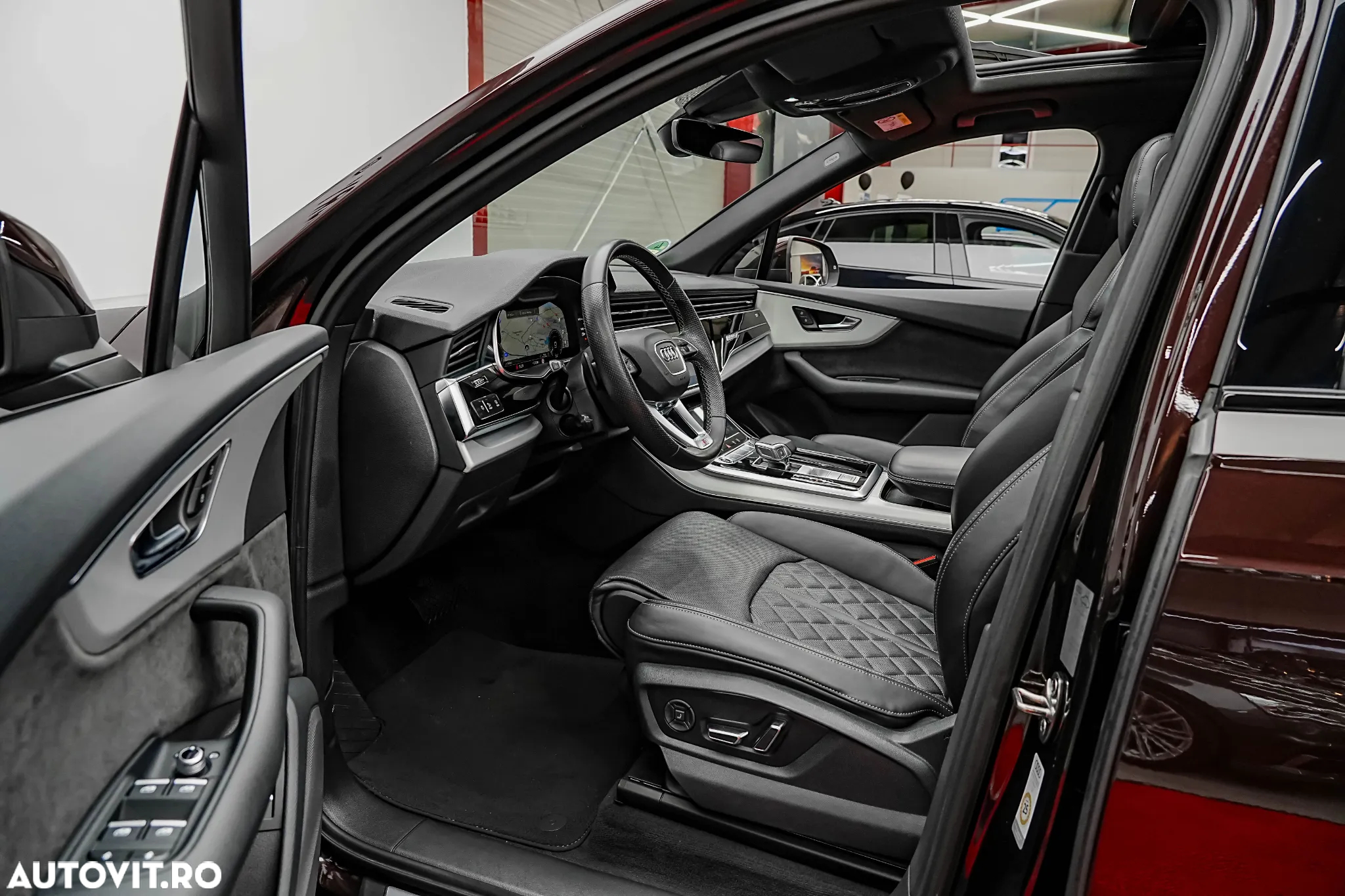 Audi Q7 55 TFSI e quattro Tiptronic PHEV S Line - 4