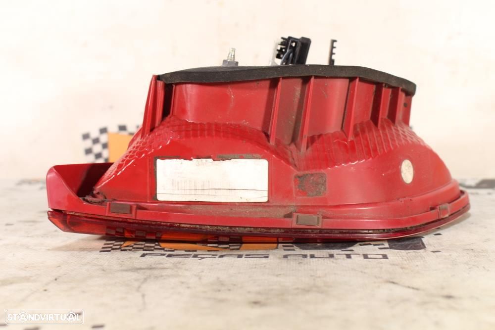 Farolim Esquerdo Volkswagen Passat (362)  90004532 / Chassi Condutor - 6