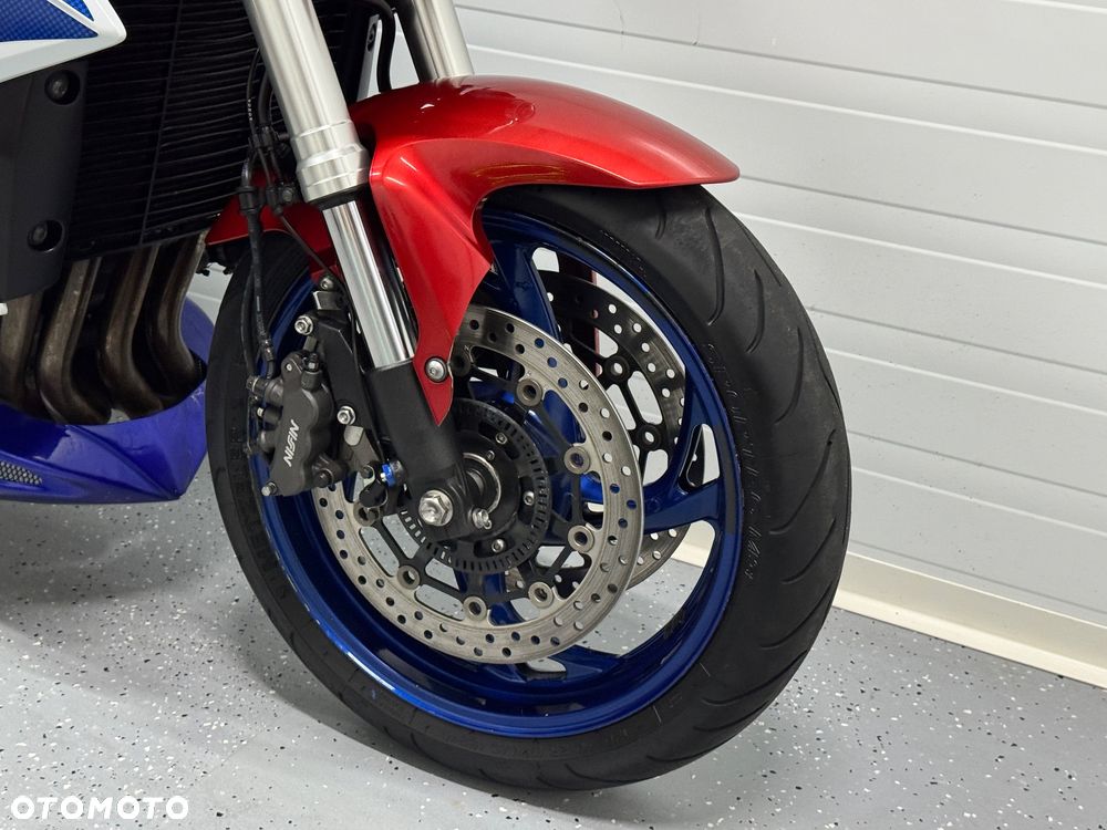 Honda CB - 12