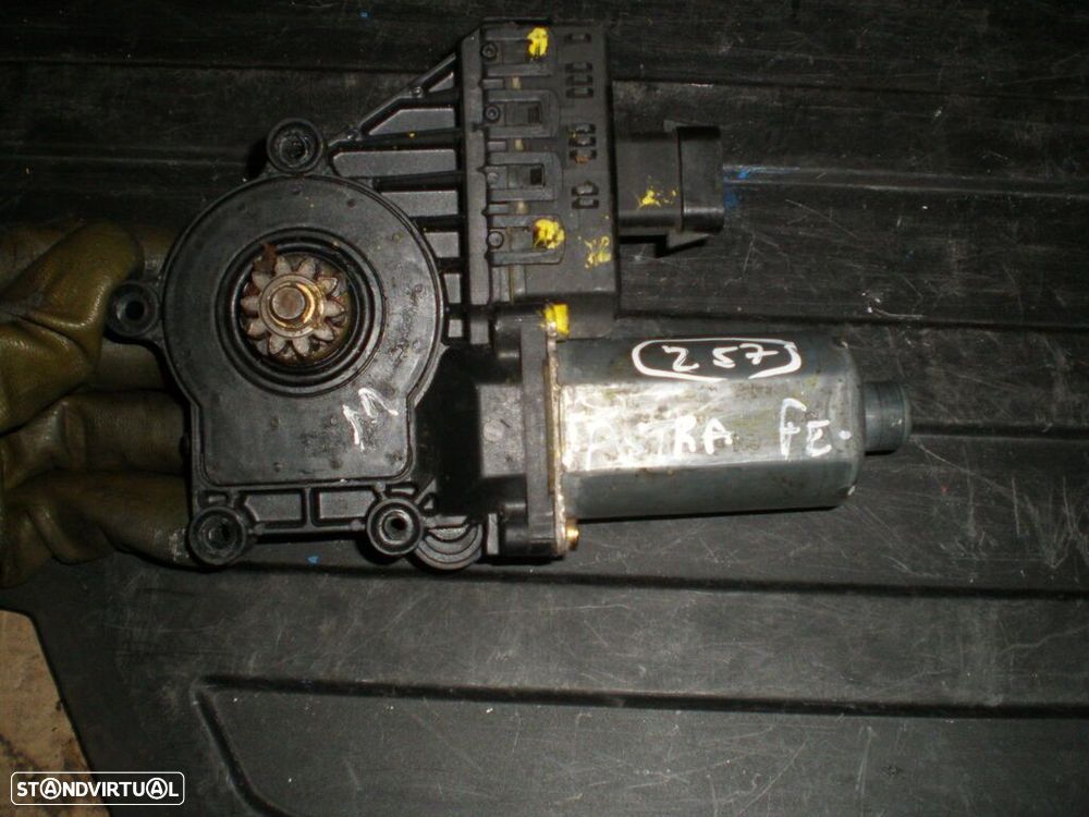 Motor Elevador Vidro 905211881 0130821714 OPEL ASTRA G 2001 FE OPEL ASTRA G   1998 1.4I  16V 90CV 4P CINZA FE - 2
