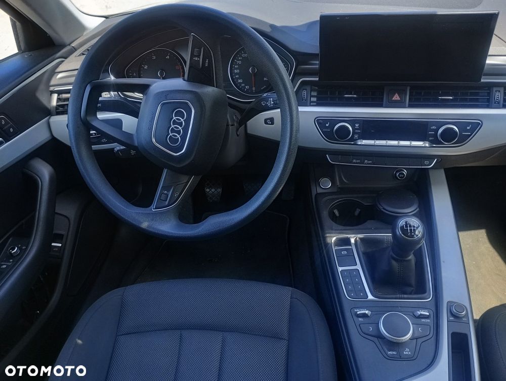 Audi A4 Limousine - 6
