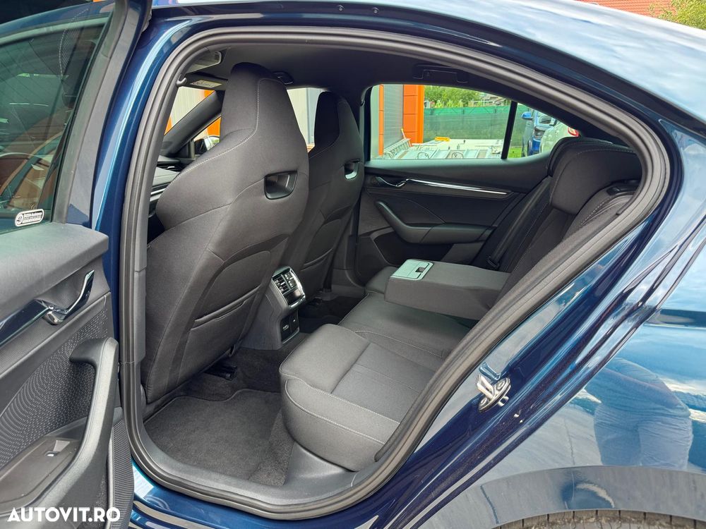 Skoda Octavia 2.0 TDI DSG 4X4 Sportline - 17