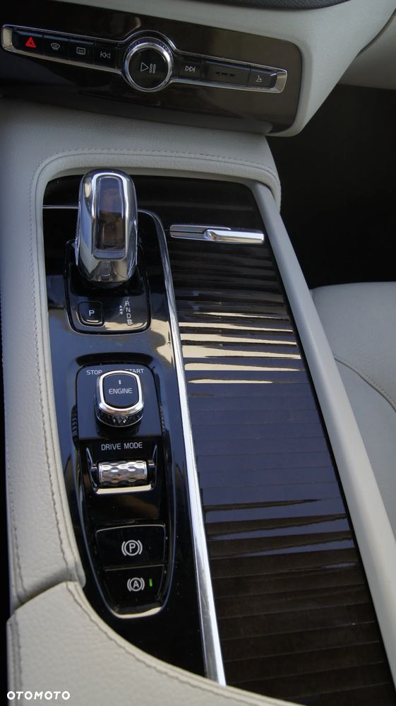 Volvo XC 90 T8 AWD Twin Engine Geartronic Inscription - 24