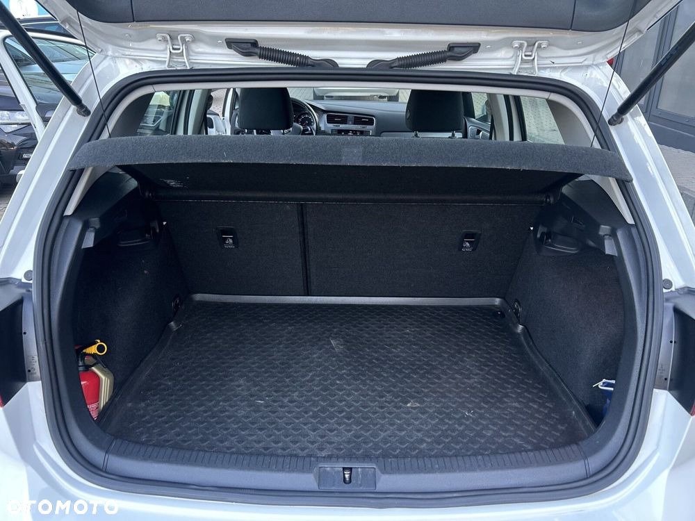 Volkswagen Golf 1.2 TSI BMT Comfortline - 23