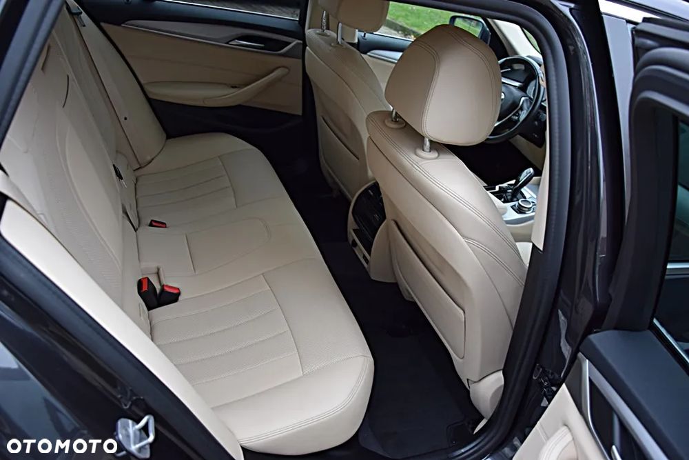BMW Seria 5 520d M Sport sport - 14