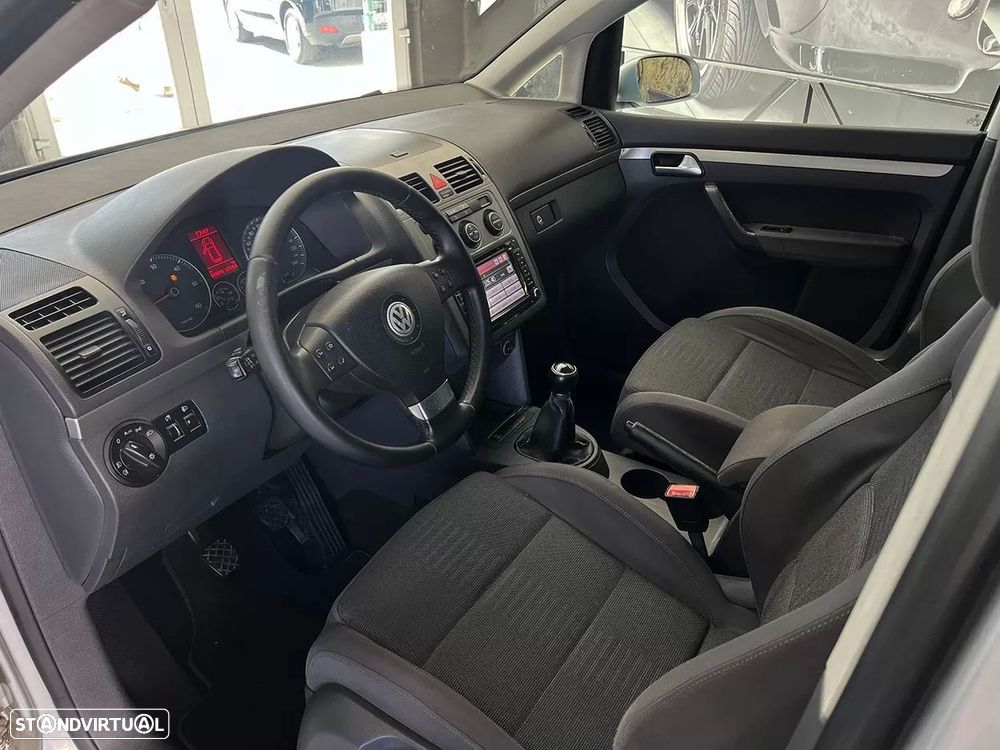 VW Touran 2.0 TDI Highline 7L - 7