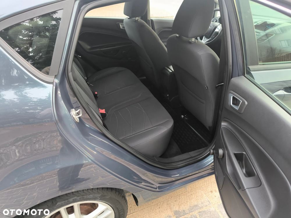 Ford Fiesta - 23