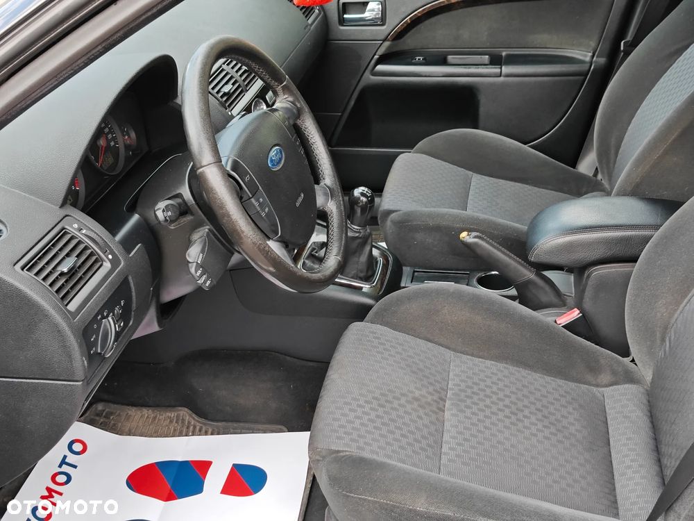 Ford Mondeo 2.0 TDCI Ghia - 10