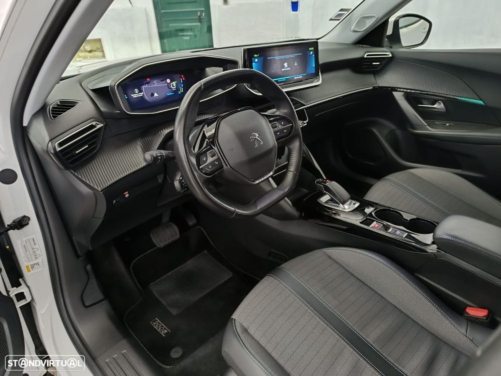 Peugeot e-2008 - 8