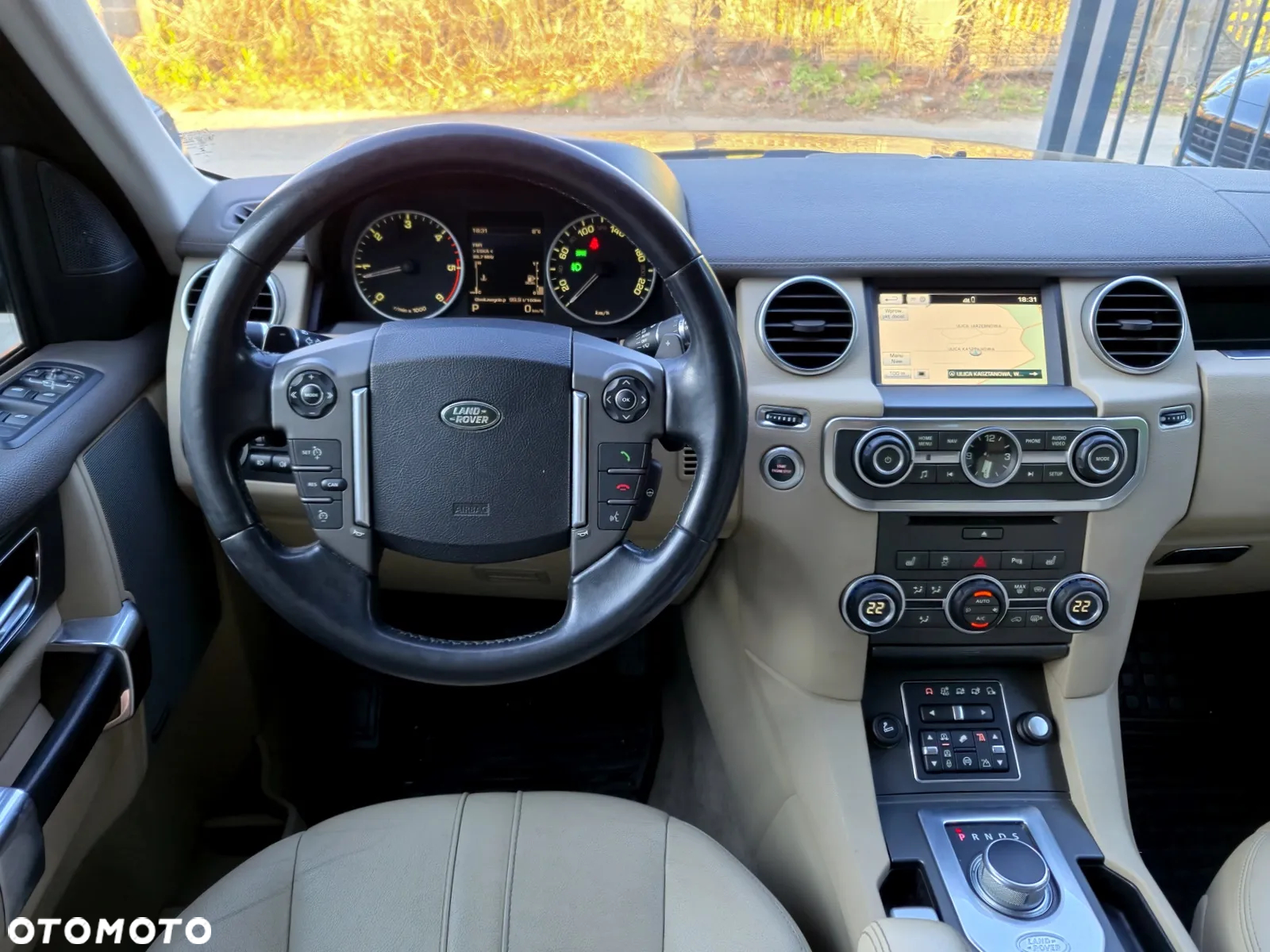 Land Rover Discovery IV 3.0 SD V6 HSE EU6 - 6