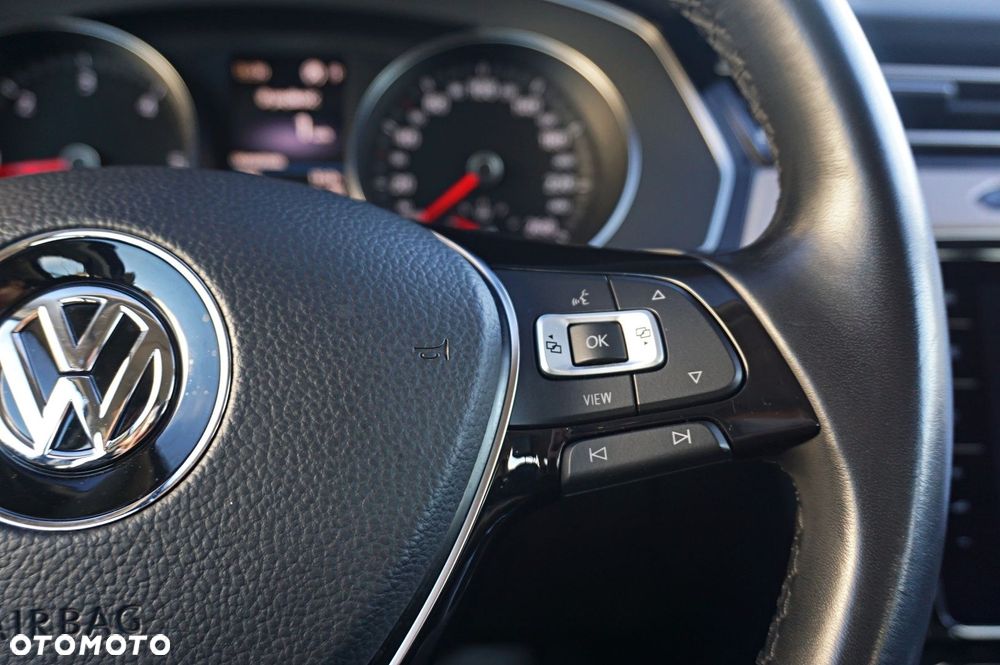 Volkswagen Passat - 28
