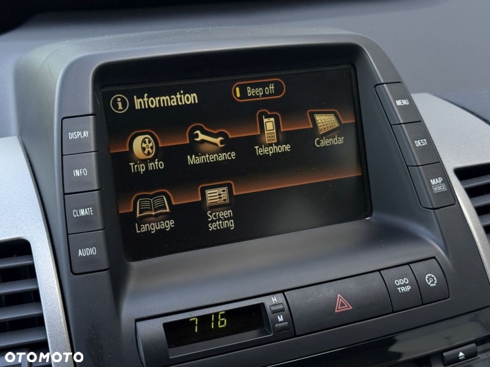 Toyota Prius (Hybrid) Sol - 29