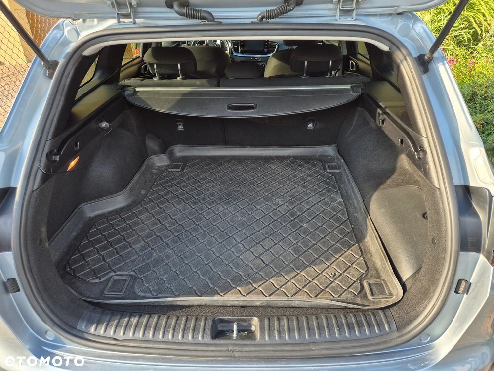 Kia Ceed 1.6 GDI PHEV L DCT - 11