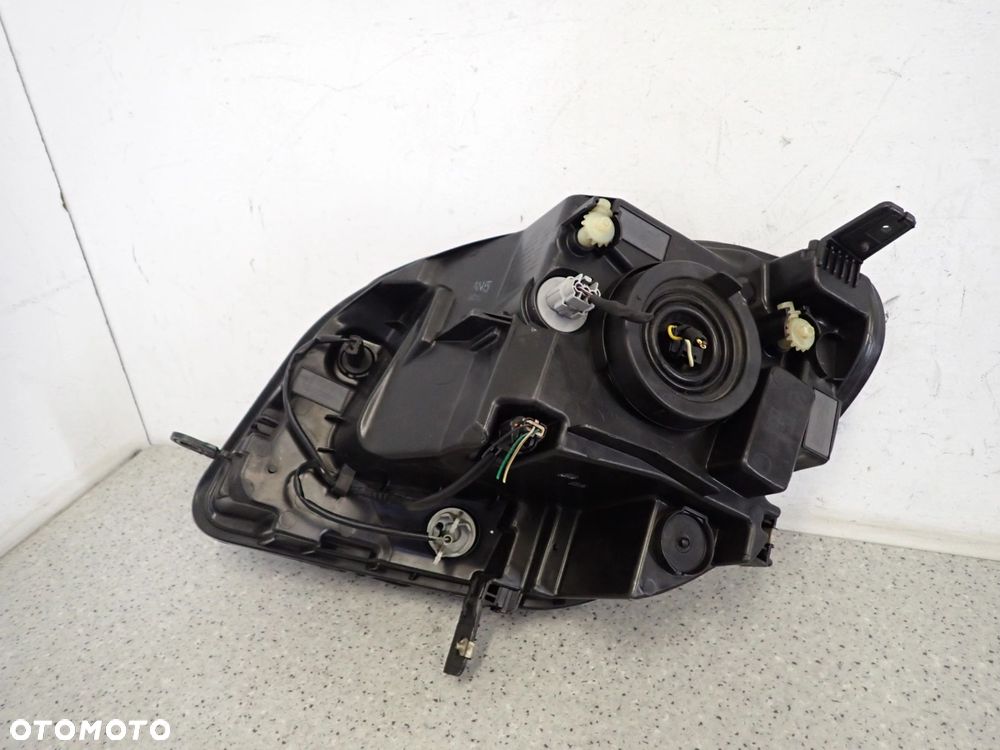 CHEVROLET ORLANDO 10- LAMPA PRZEDNIA PRAWA REFLEKTOR PRAWY - 13