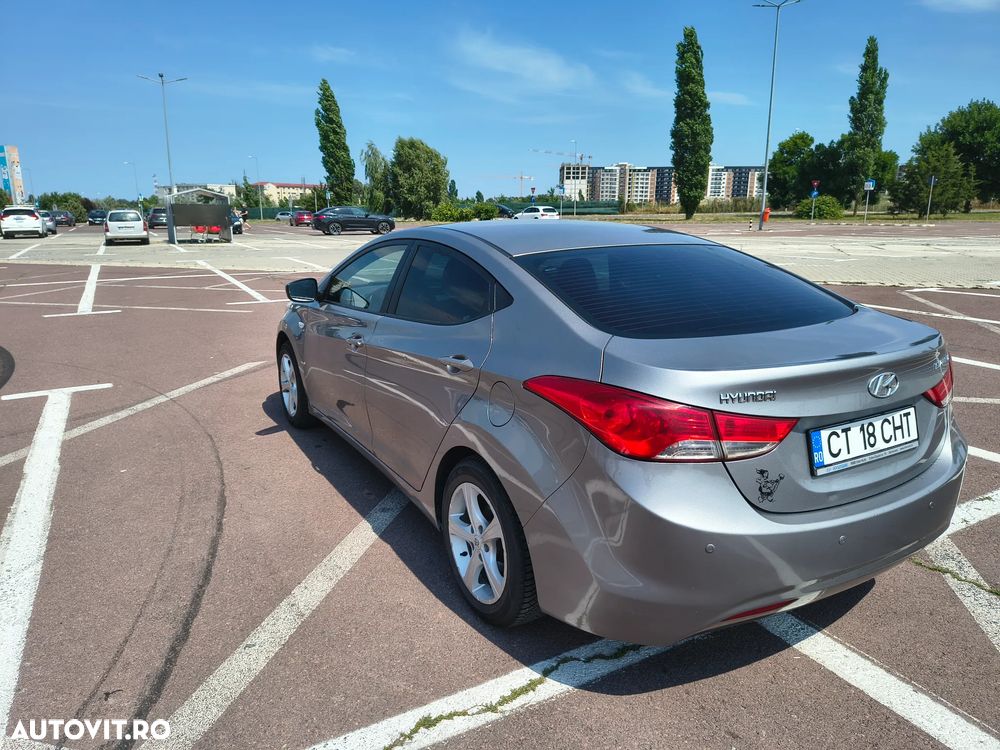 Hyundai Elantra 1.6 MPi - 4