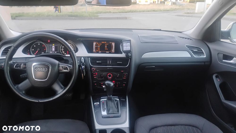 Audi A4 Avant 2.0 TDI Multitronic - 9