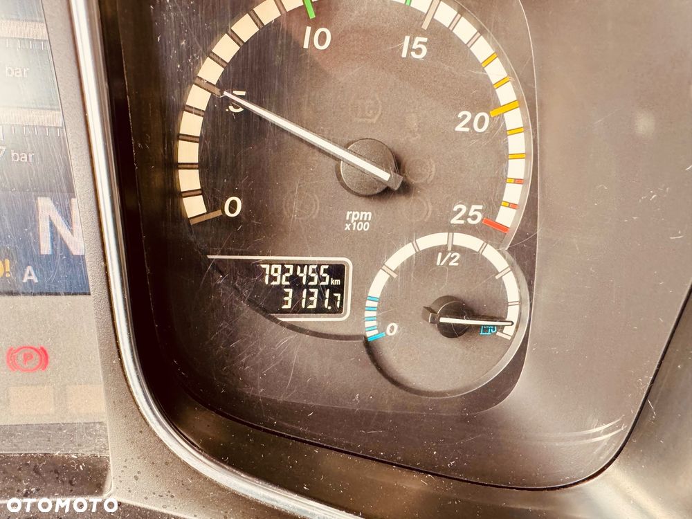 Mercedes-Benz Actros - 7