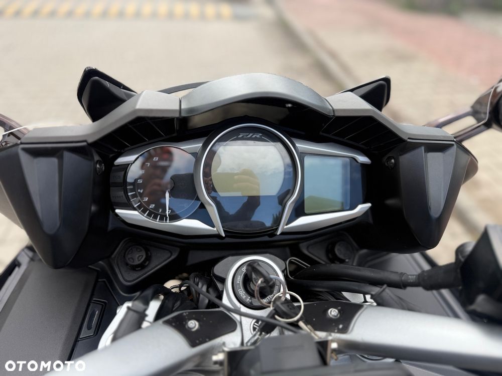 Yamaha FJR - 32