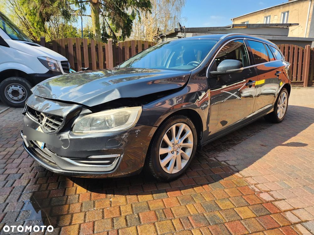 Volvo V60 D4 Geartronic Summum - 1