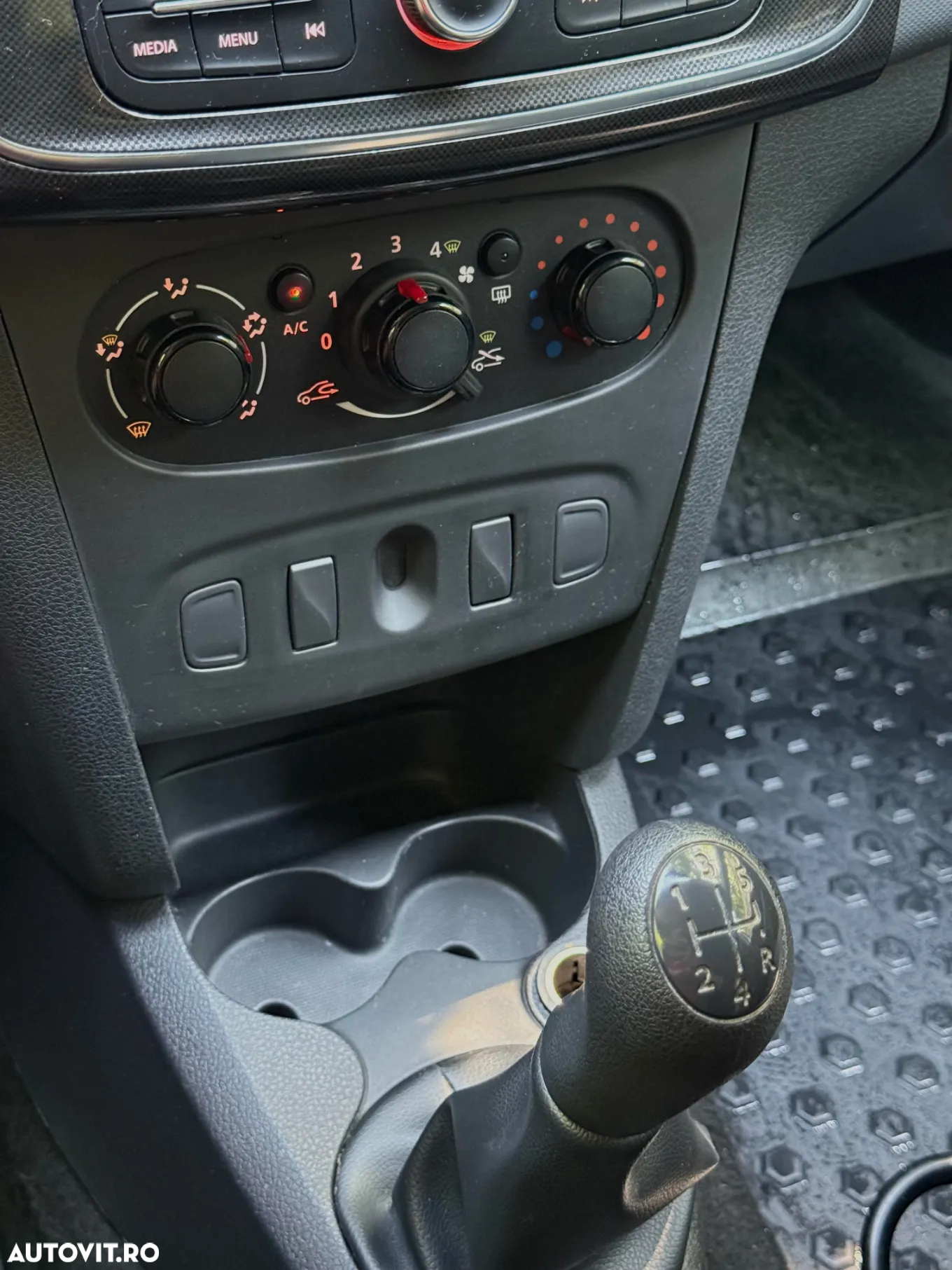 Dacia Sandero 0.9 TCe Laureate - 19