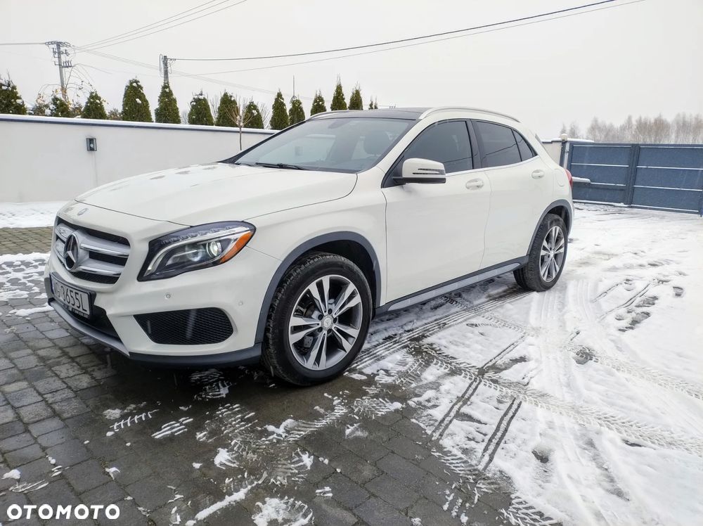 Mercedes-Benz GLA 250 4Matic 7G-DCT AMG Line - 2